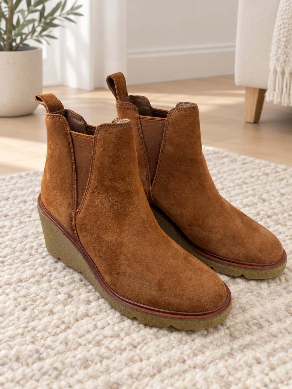Clarks Clarkford Top Suede Chelsea Wedge Boots Dark Tan Women’s Size 7 M
